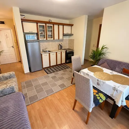 Two-bedroom With Garden View Daire *