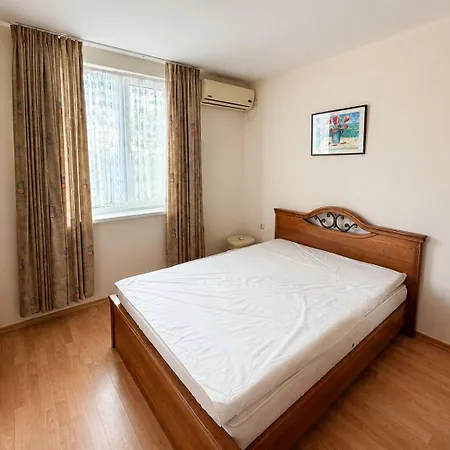 Daire Two-bedroom With Garden View