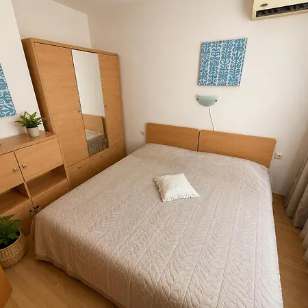 Daire Two-bedroom With Garden View